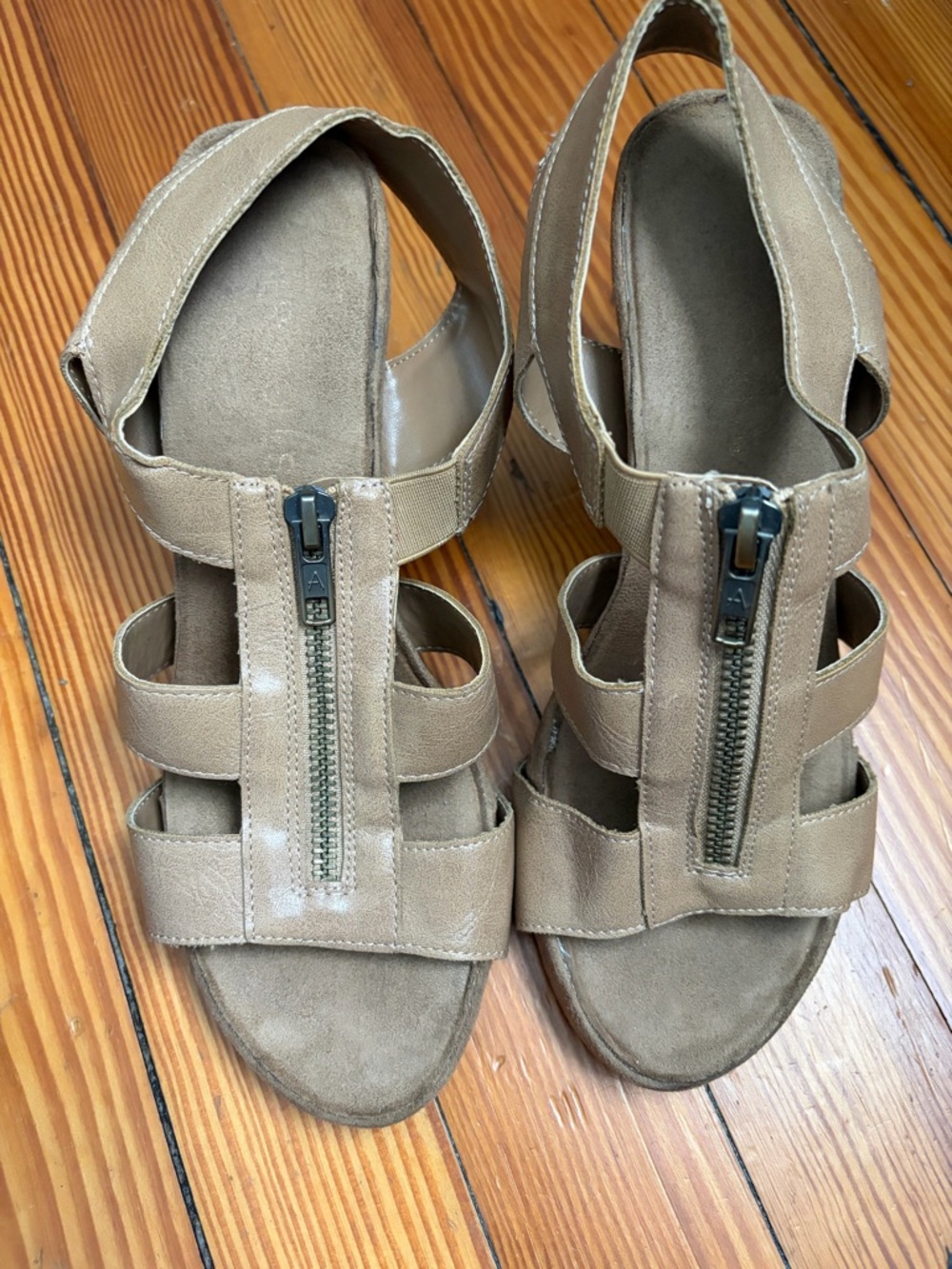 AEROSOLES Taupe Suede Front-Zip Wedge Sandals